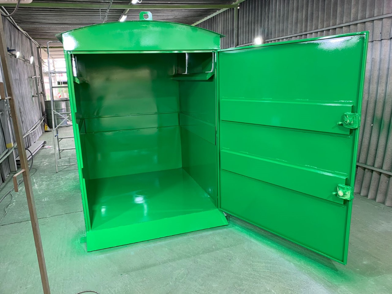 Equipamento depois do processo de fabricação visto de frente